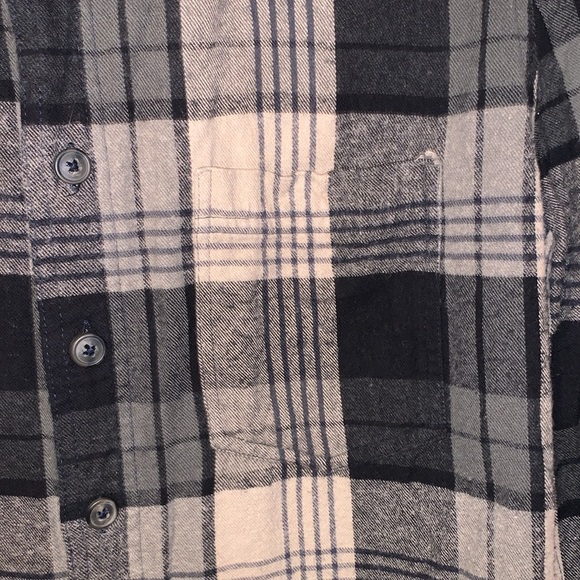 Great Northwest Clothing Company plaid long sleeve button Down flannel shirt - Picture 5 of 8